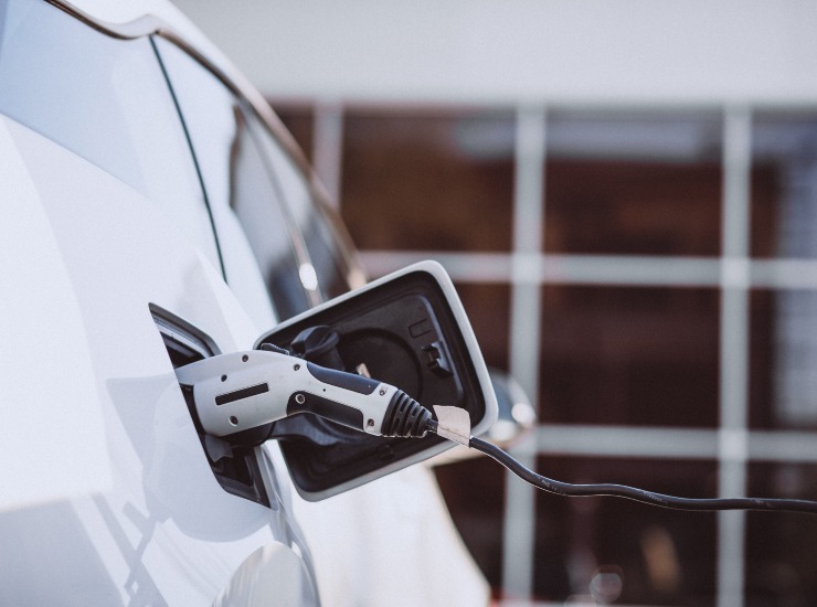 Auto elettriche, i dati per il 2025 - fonte Freepik - mobilitasostenibile.it