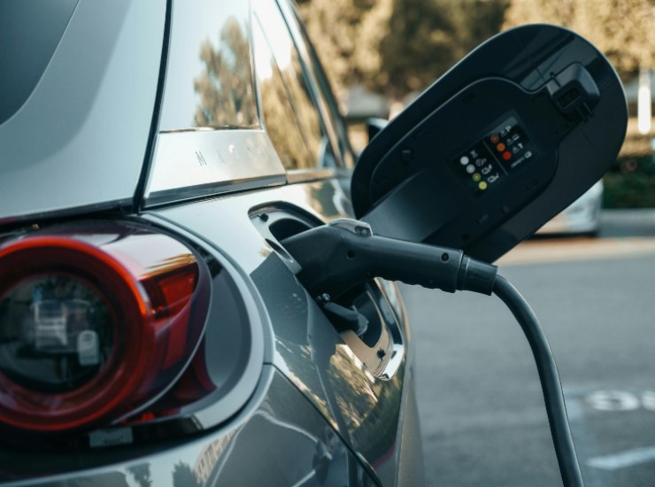 Batteria auto elettrica, tutte le novità - fonte Pexels - mobilitasostenibile.it