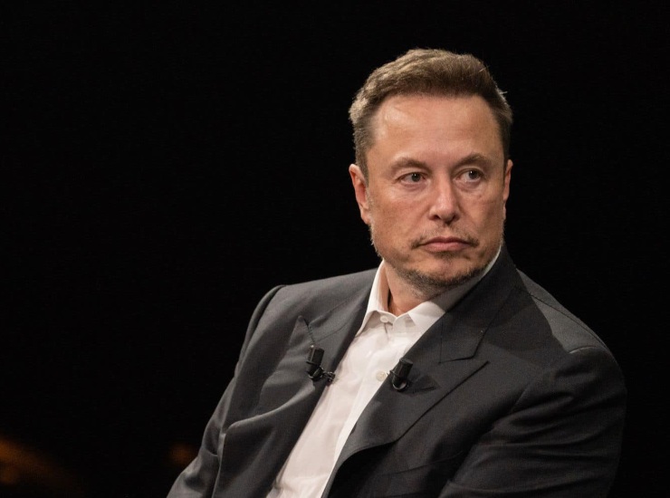 Elon Musk e la strategia di Tesla - fonte Facebook - mobilitasostenibile.it