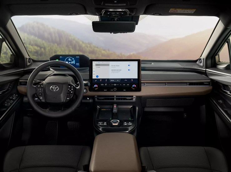 Gli interni della Toyota Bx4x Touring - fonte Toyota - mobilitasostenibile.it