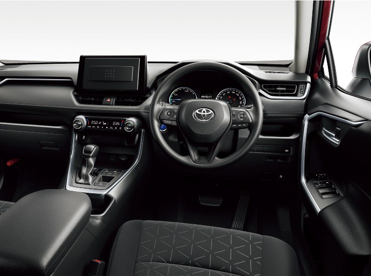 Gli interni della Toyota Rav4 - fonte Toyota - mobilitasostenibile.it