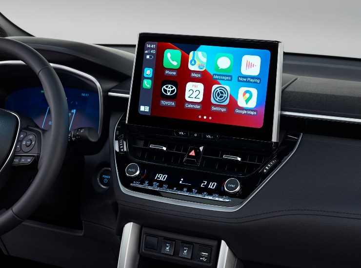 Il sistema infotainment della Toyota Corolla Cross - fonte Toyota - mobilitasostenibile.it
