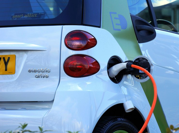 In Italia la ricarica è tra le più care - fonte Pexels - mobilitasostenibile.it
