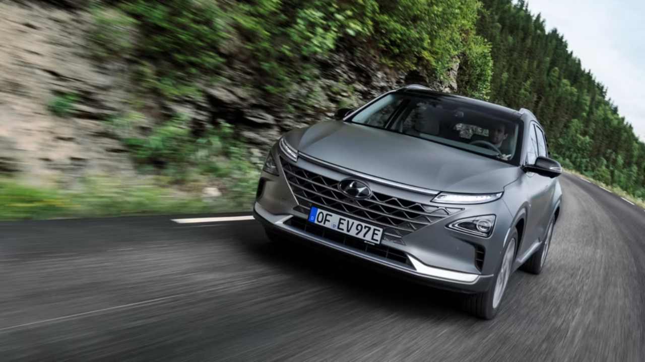 La Hyundai Nexo a idrogeno - fonte Hyundai - mobilitasostenibile.it