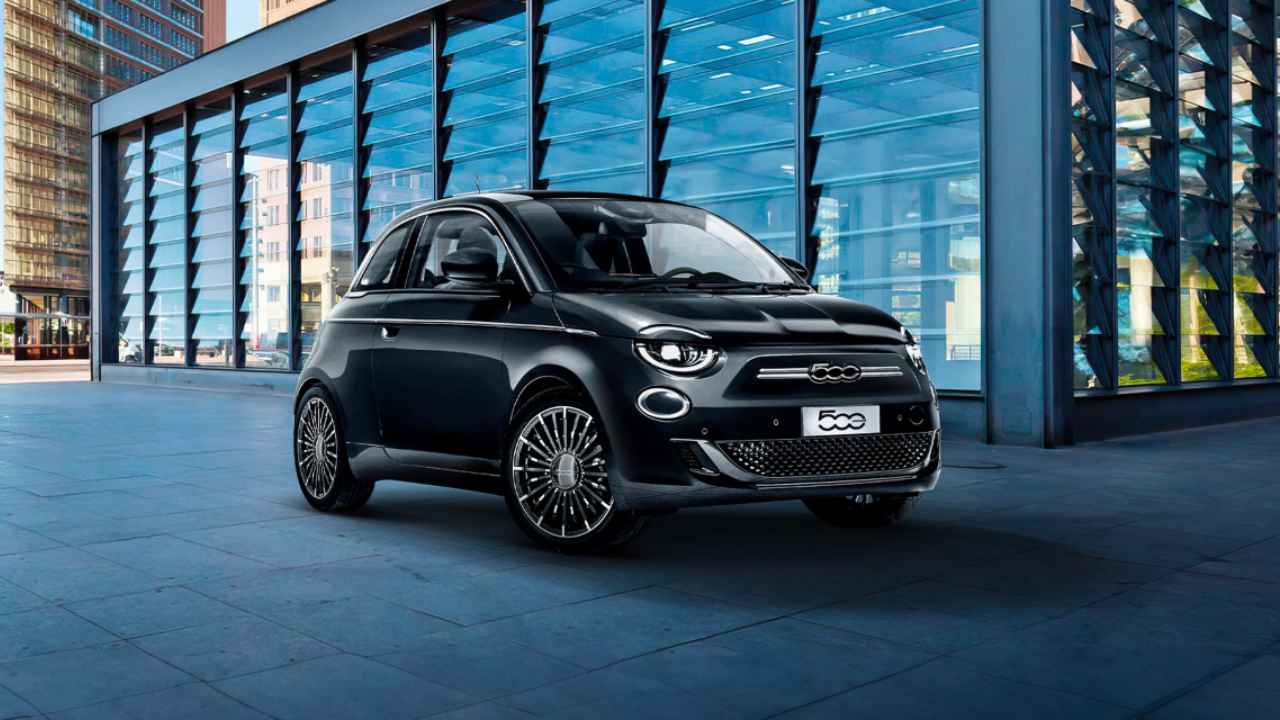 Nuova Fiat 500 ibrida - fonte Fiat - mobilitasostenibile.it