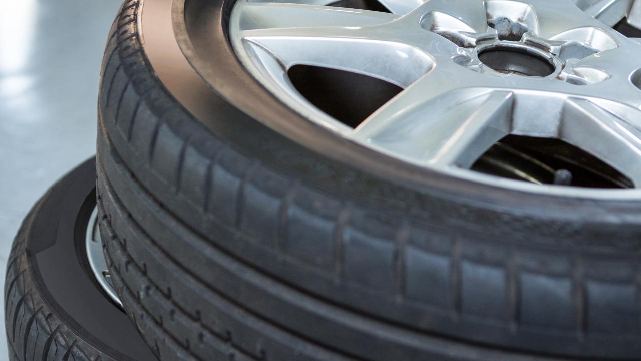 Nuove gomme con fruttosio - fonte Freepik - mobilitasostenibile.it