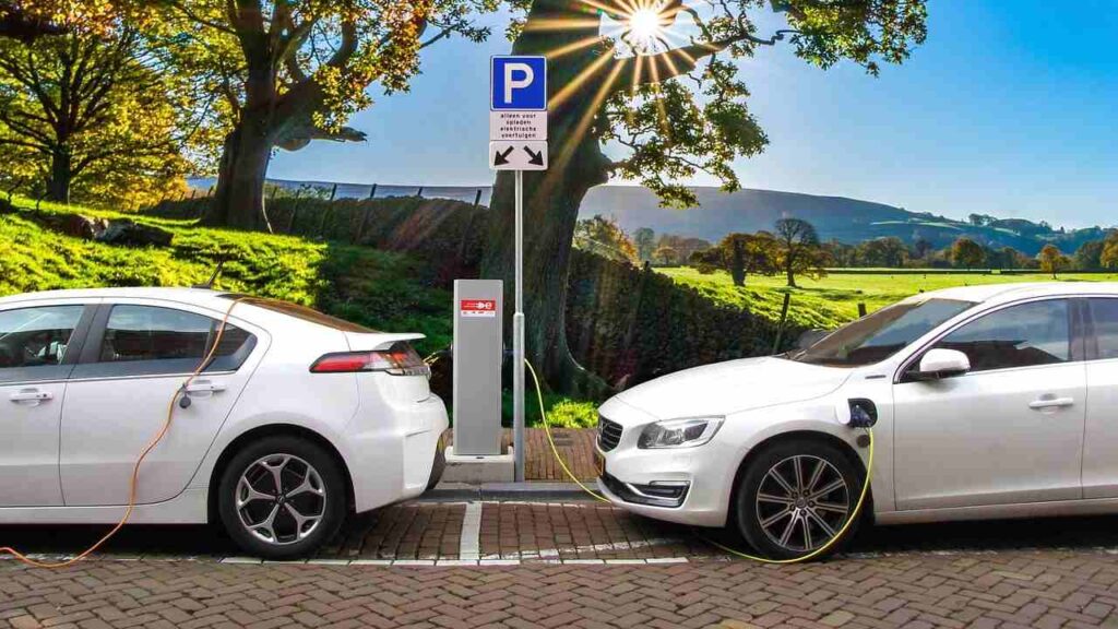 Quanto costa ricarica l'auto elettrica - fonte Pixabay - mobilitasostenibile.it