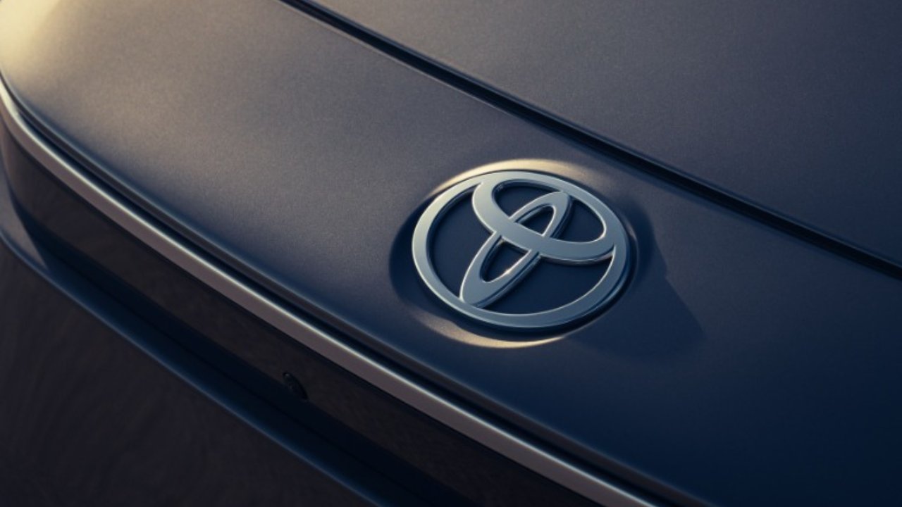 Toyota torna alla benzina - fonte Facebook - mobilitasostenibile.it