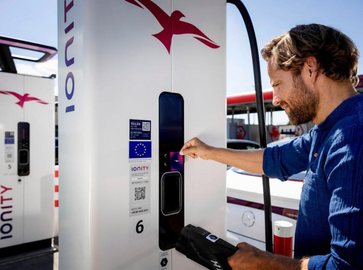 Un punto di ricarica Ionity - fonte Ionity - mobilitasostenibile.it