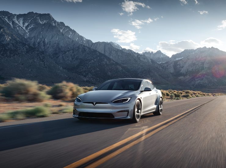Una Tesla Model S - fonte Tesla - mobilitasostenibile.it