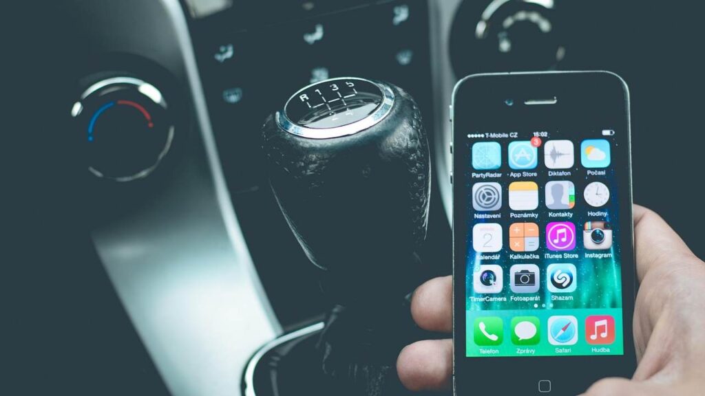 App ricarica auto elettriche - fonte Pixabay - mobilitasostenibile.it