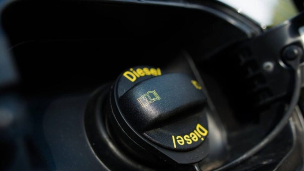 Auto a diesel - fonte depositphotos.com - mobilitasostenibile.it