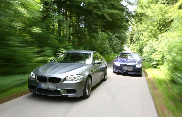Auto che non rispetta la distanza di sicurezza con un altro veicolo davanti