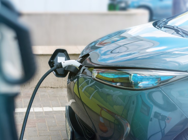 Auto elettrica, 5 regole da seguire - fonte Freepik - mobilitasostenibile.it