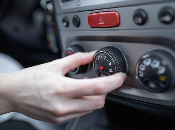 Auto elettriche, che cosa succede quando fa caldo - fonte Freepik - mobilitasostenibile.it