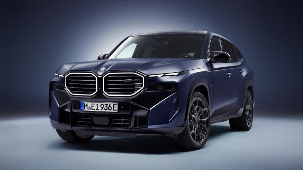 BMW XM 50e - fonte BMW - mobilitasostenibile.it