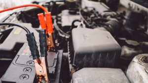 Batteria auto - fonte Pixabay - mobilitasostenibile.it