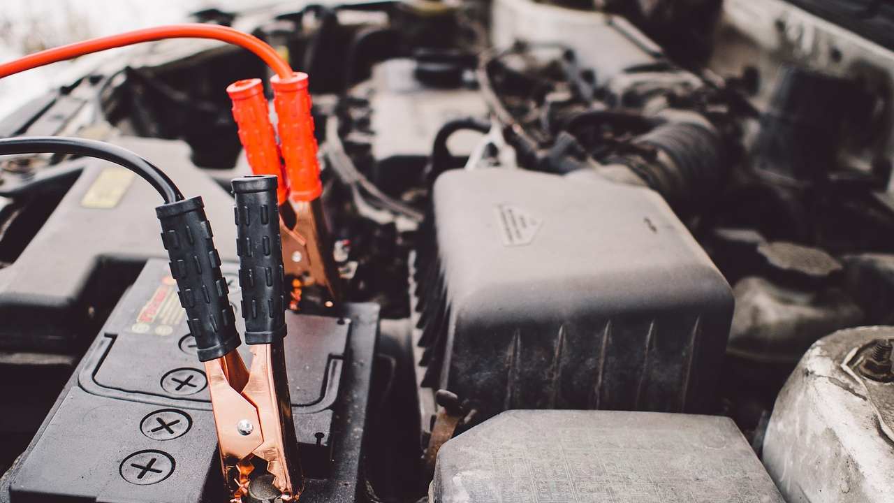 Batteria auto - fonte Pixabay - mobilitasostenibile.it