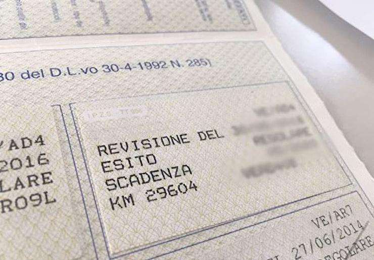 Bollo della revisione auto sul libretto di circolazione