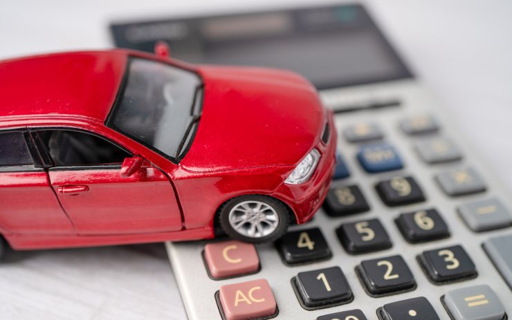 auto e calcolatrice
