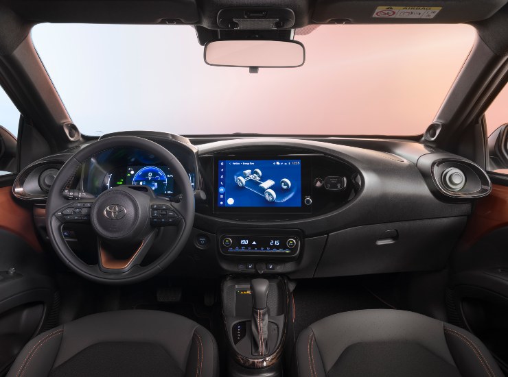 Gli interni della Nuova Toyota Aygo X - fonte Toyota - mobilitasostenibile.it
