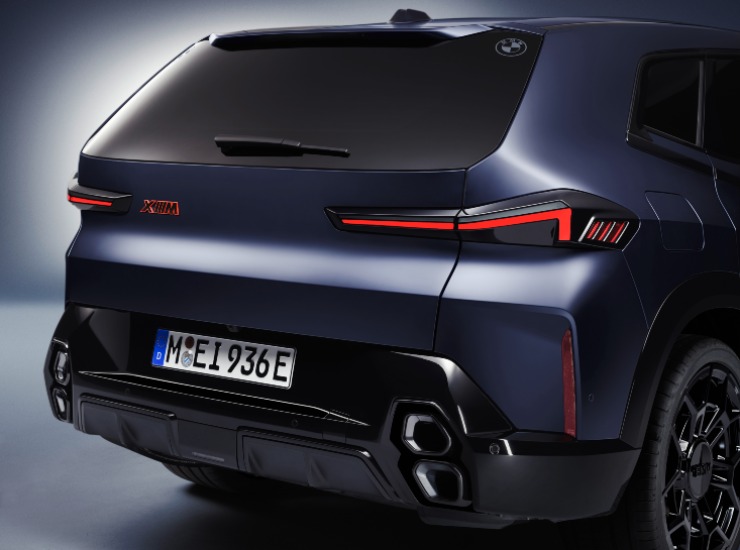 Il retro della BMW XM Label - fonte BMW - mobilitasostenibile.it