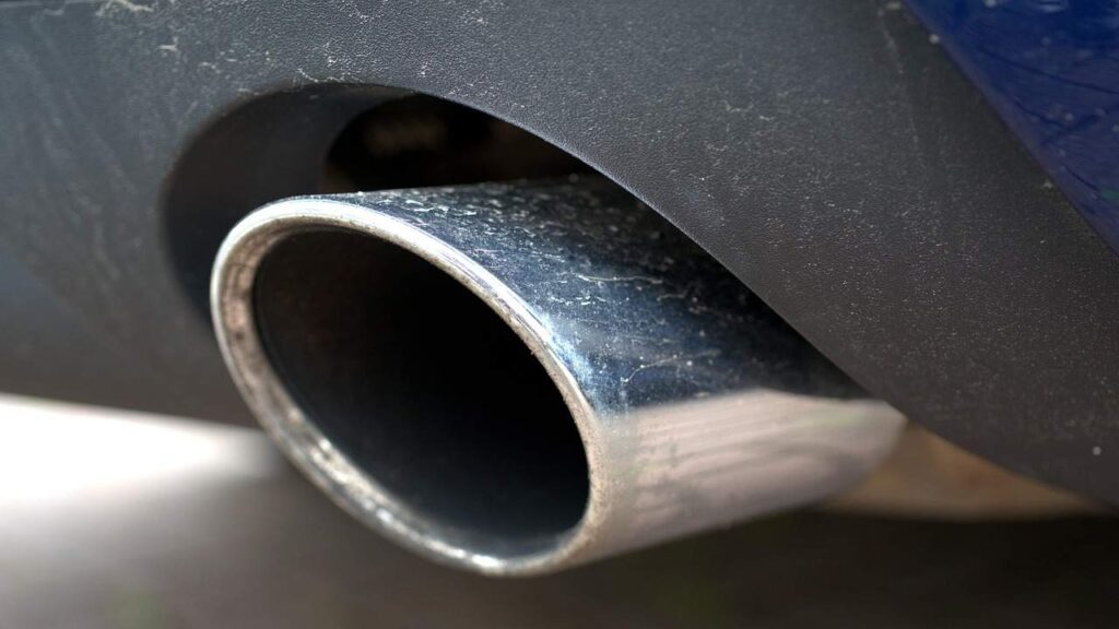 Auto elettriche in Italia, uno studio rivela i veri dati: sono meno dell’1% | Un grosso problema per la mobilità sostenibile
