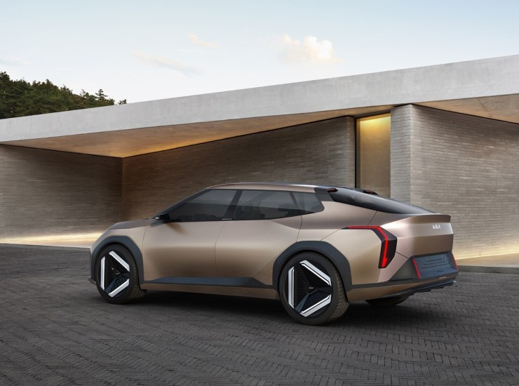 La Kia Concept Ev4 - fonte Kia - mobilitasostenibile.it
