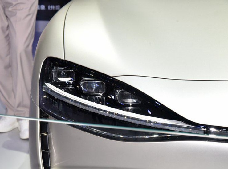 La nuova auto elettrica di Huawei - fonte Facebook - mobilitasostenibile.it