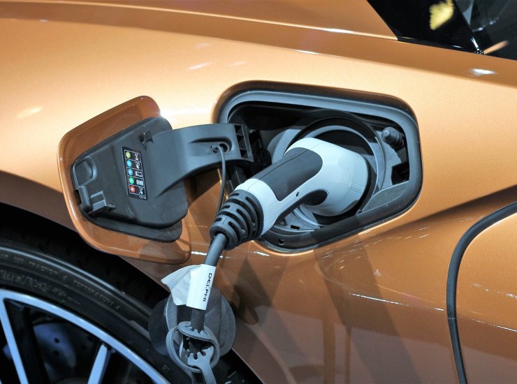 La verità sulla ricarica elettrica - fonte Freepik - mobilitasostenibile.it
