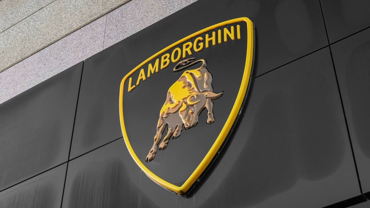Lamborghini - fonte Facebook - mobilitasostenibile.it