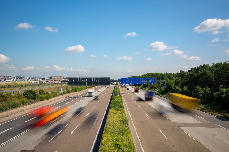 Veicoli in movimento autostrada