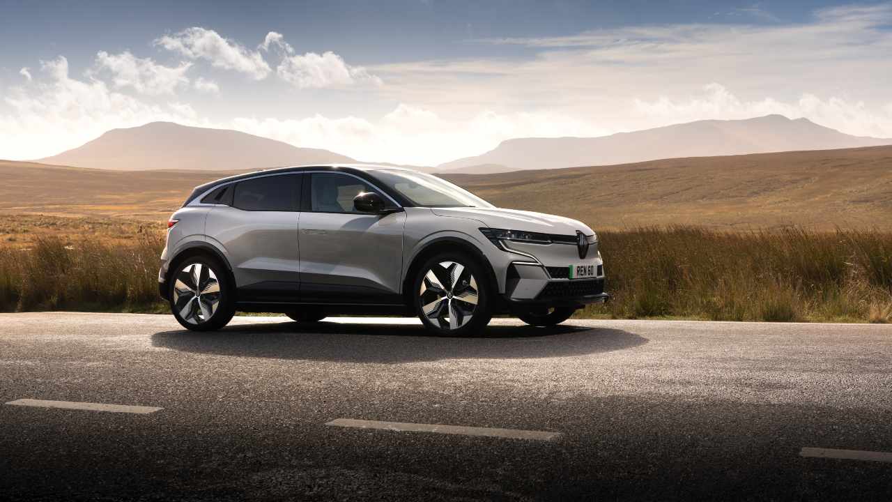 Nuova Renault Megane E-Tech - fonte Renault - mobilitasostenibile.it
