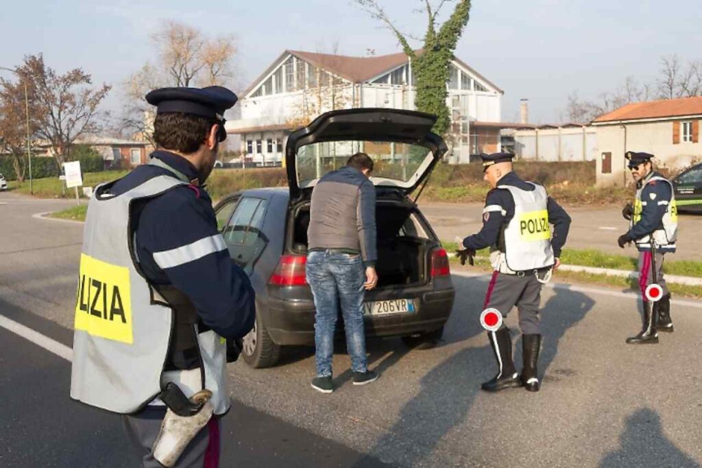Posto di blocco e controllo porta bagagli