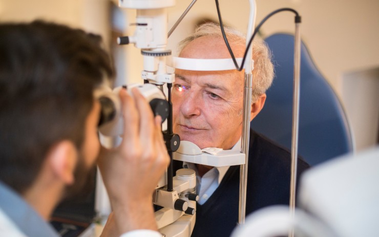 Visita oculistica settantenne