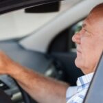 65enne alla guida