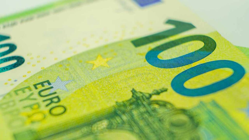 Tassa 100 euro