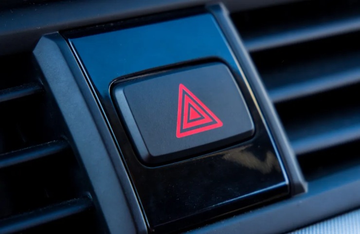 Tasto delle quattro frecce auto