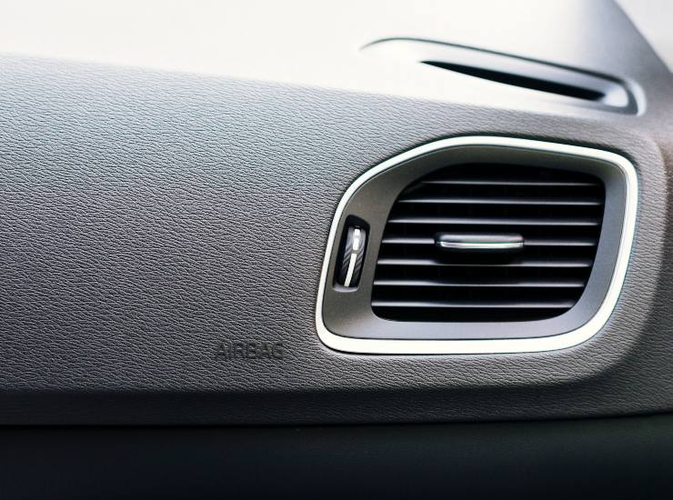 Aria condizionata in auto - fonte Freepik - mobilitasostenibile.it