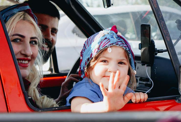 Bambino-in-auto-Foto-di-Beyza-Kaplan-da-Pexels-MobilitàSostenibile.it