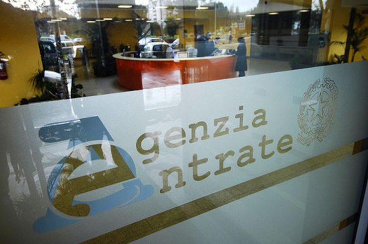 Vetrina ufficio Agenzia delle Entrate