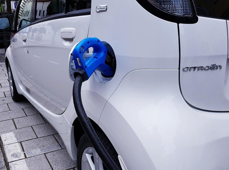 Come risparmiare alle colonnine elettriche - fonte Pixabay - mobilitasostenibile.it