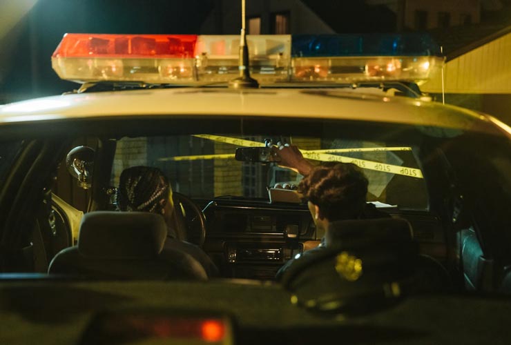 Controllo-polizia-Foto-di-cottonbro-studio-da-Pexels-MobilitàSostenibile.it