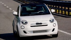 Fiat 500 ibrida - fonte Fiat - mobilitasostenibile.it
