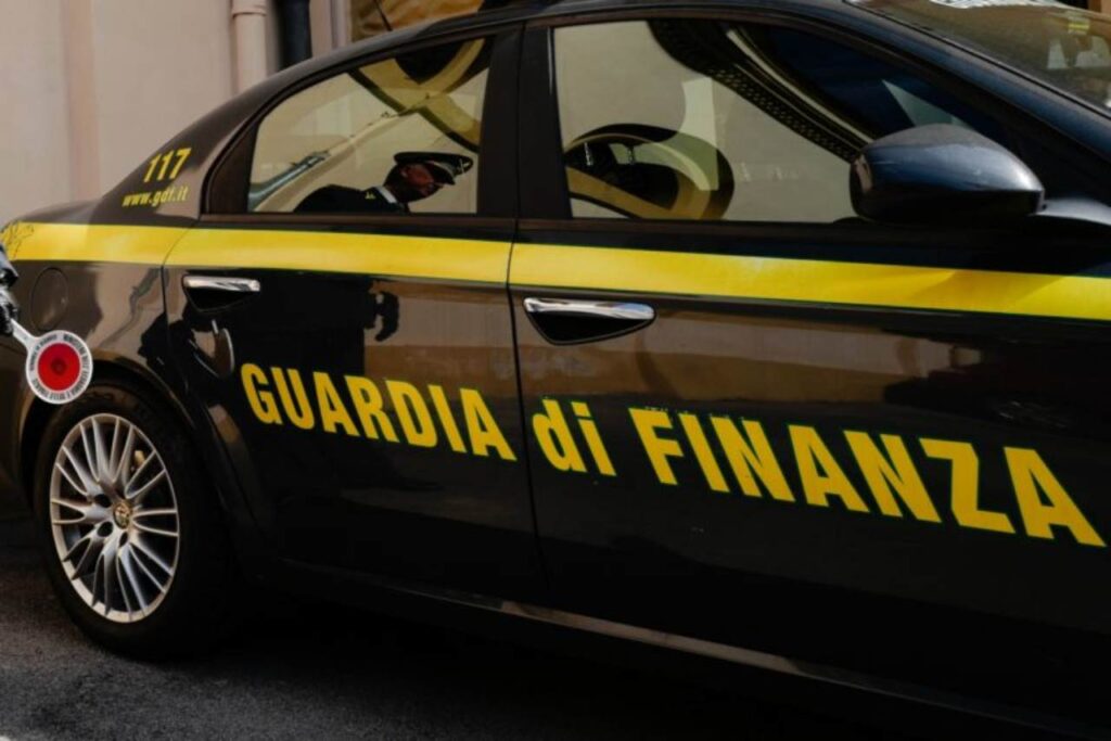 Guardia di Finanza pattuglia