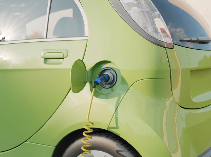 Ibride o elettriche, quali sono le meno affidabili - fonte Freepik - mobilitasostenibile.it