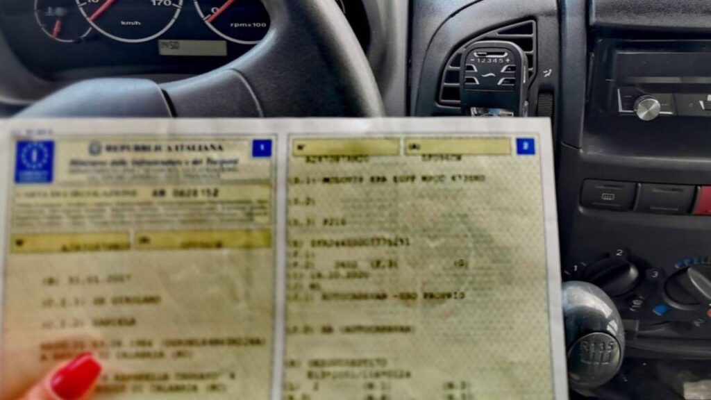 Libretto di circolazione in auto