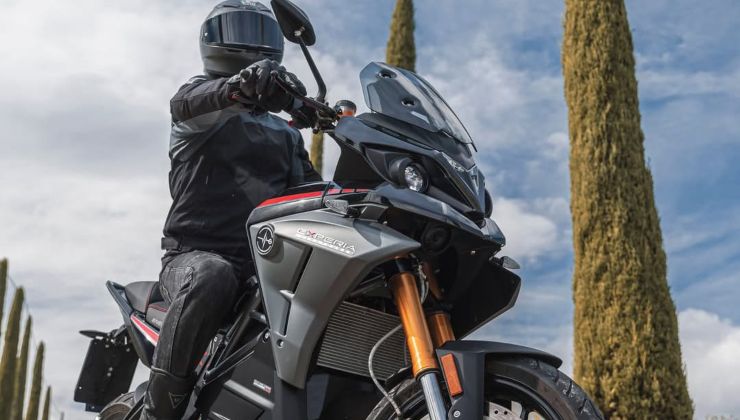 Moto Energica in strada