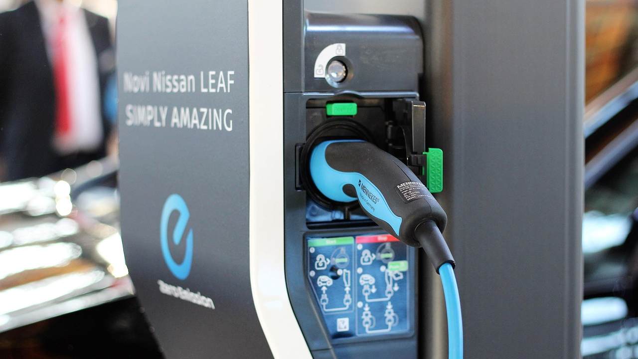 Nuova stazione ricarica - fonte Pixabay - mobilitasostenibile.it