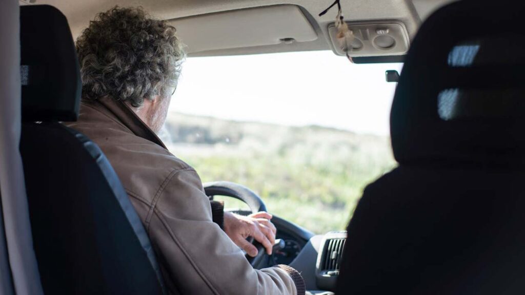 Over-65-alla-guida-Foto-di-Kampus-Production-da-Pexels-MobilitàSostenibile.it